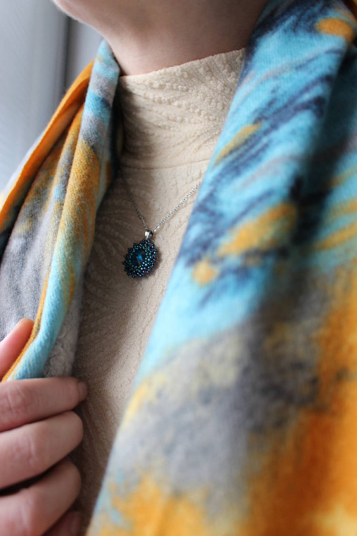 Decentná elegancia SET - napichovacie náušnice a náhrdelník