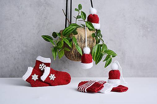 Dekorácie - Pletené vianočné dekorácie - červená - 18064132_