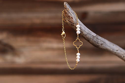 Retiazkový náramok - štvorlístok, perly