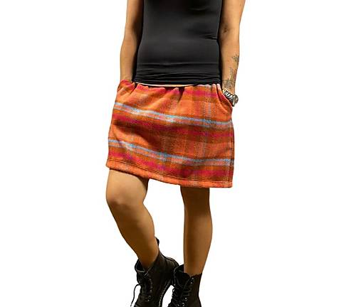 Teplá zimní sukně