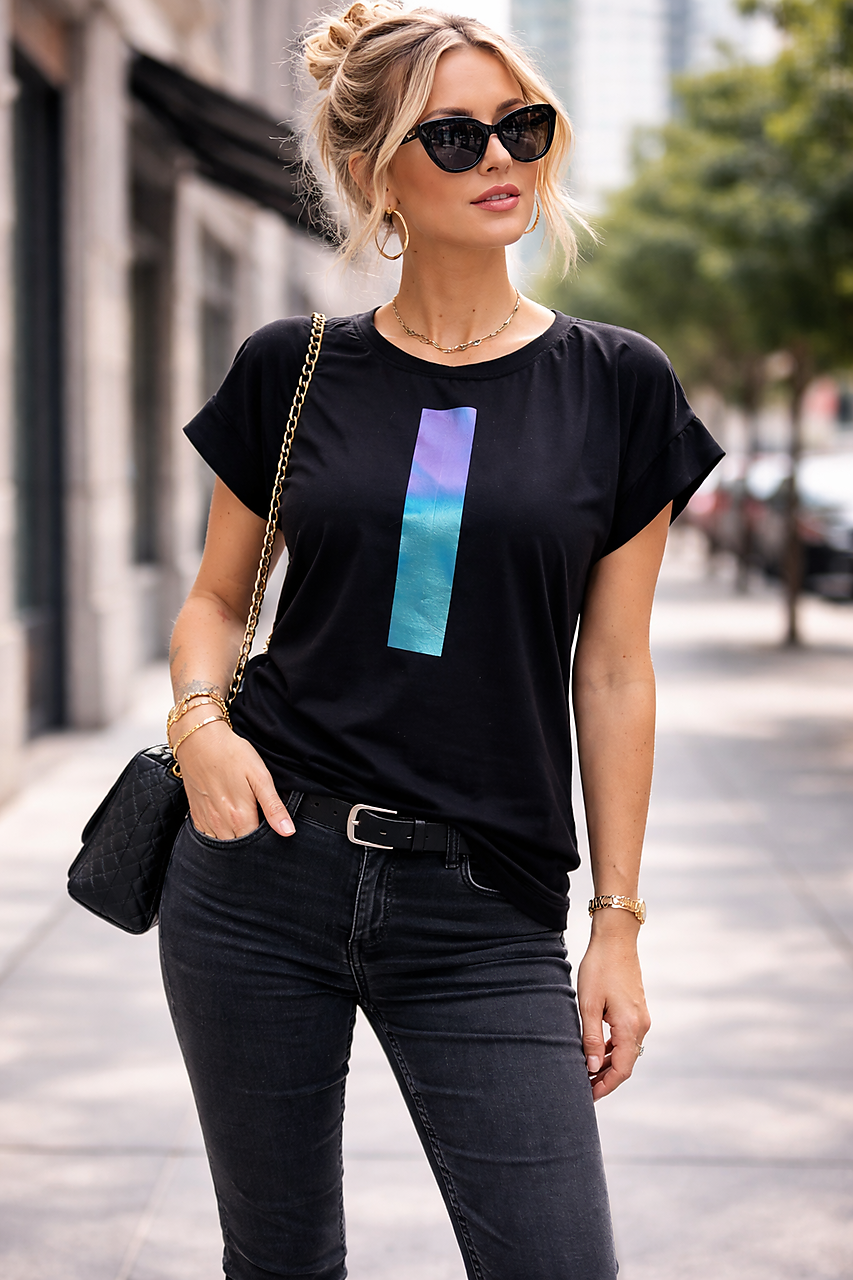 Černé tričko s volánky a geometrií