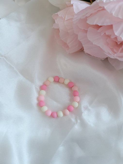 Detské doplnky - Detský náramok z pogumovaných korálok - 18067438_