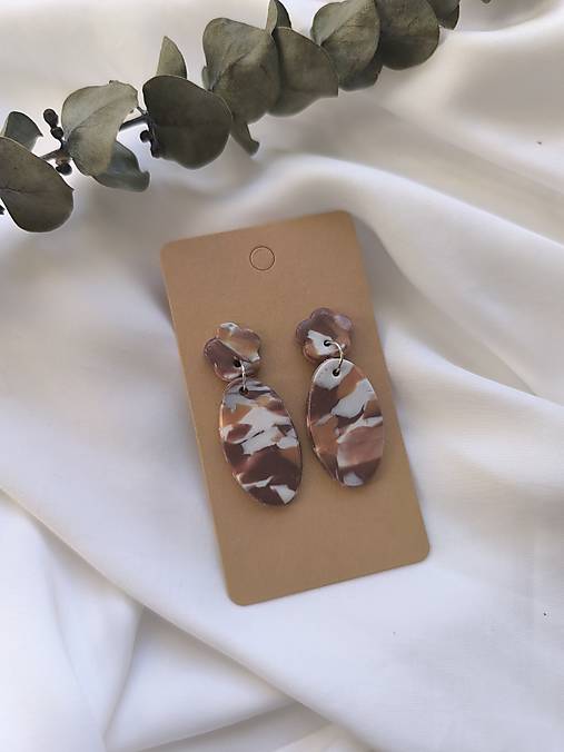 Náušnice - Hnedo-biele napichovacie náušnice - 18068928_