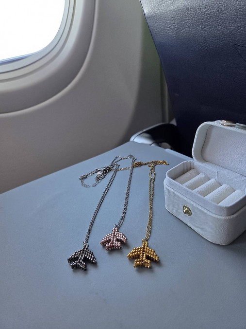 ✈️ Prívesok LIETADLO – pre tých, čo milujú lietať