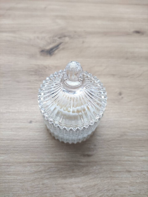 Sviečka vo svietniku