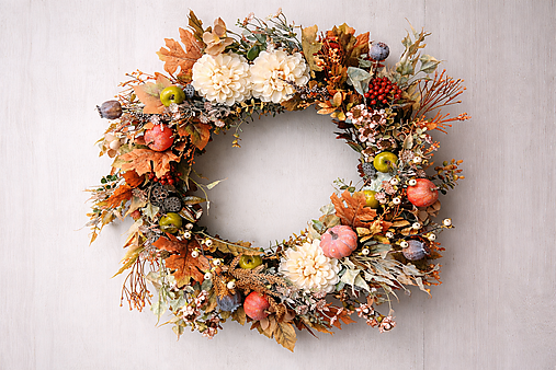 Dekorácie - Luxusný jesenný veniec na dvere s daliami - 18072126_