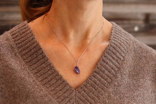 Retiazka z nerezu s príveskom surový ametyst