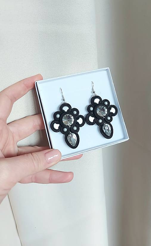 Náušnice - Black&Silver - ručne šité šujtášové náušnice - soutache earring - 18073174_