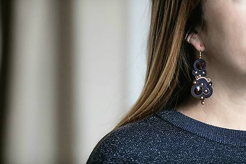 Náušnice - Nora - Ručne šité šujtášové náušnice - Soutache earrings - 18075321_
