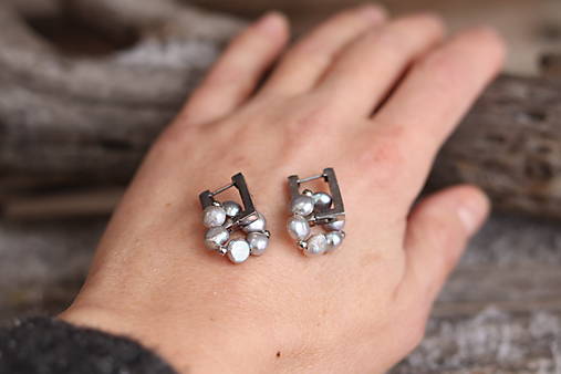 Perlové náušnice grey