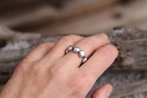 Perlový prsteň - grey