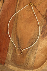 Náhrdelníky - Choker Šesťuholník v perleťovej - 18077707_