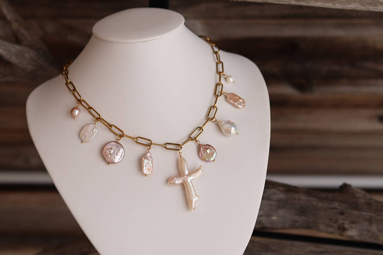 Náhrdelník s príveskami- perly