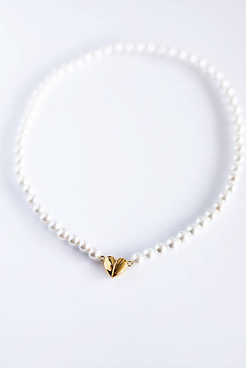 minimalistický shell perlový náhrdelník - 2v1 zlaté srdce