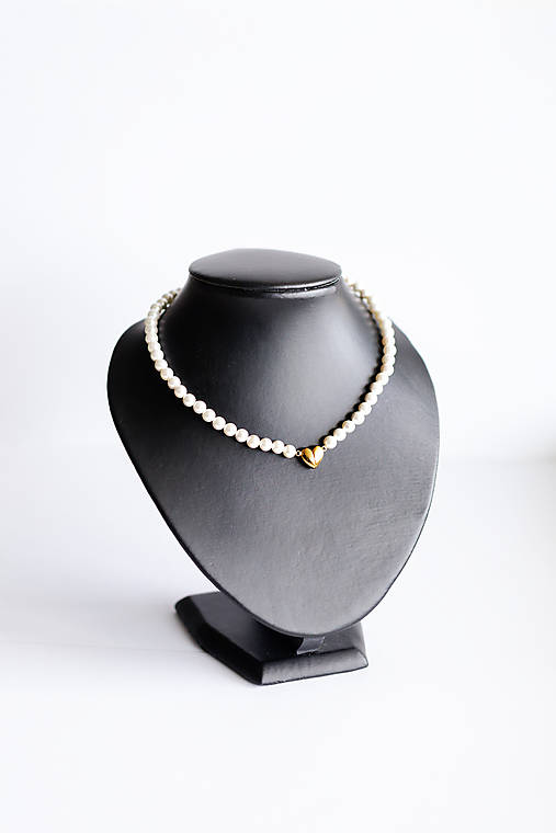 minimalistický shell perlový náhrdelník - 2v1 zlaté srdce