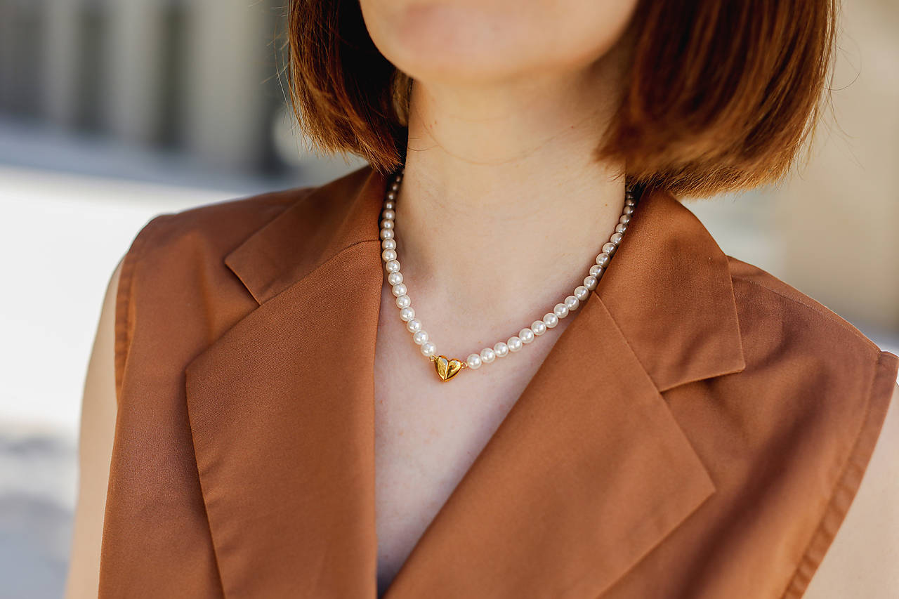 minimalistický shell perlový náhrdelník - 2v1 zlaté srdce