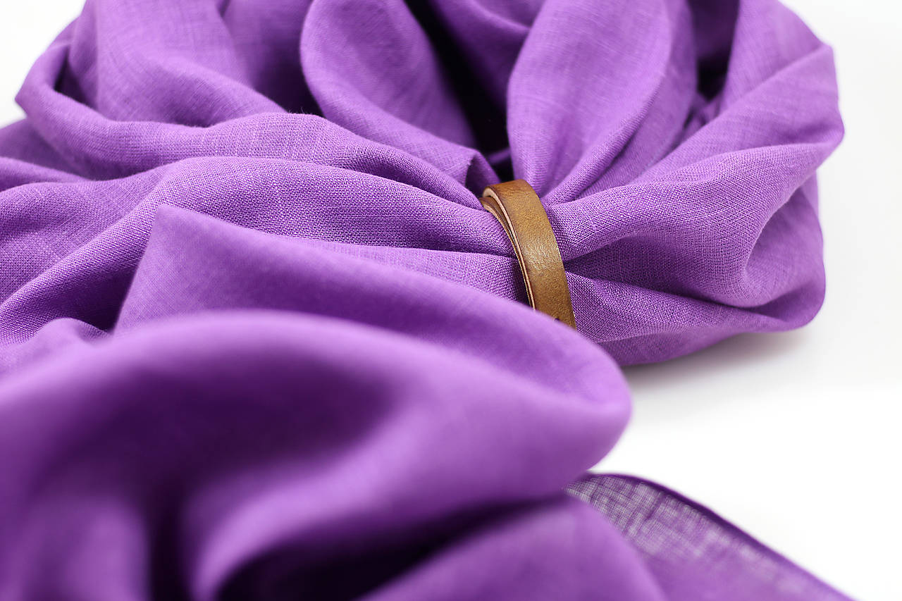 Dámska veľká ľanová šatka vo fialovej farbe – 100 % prírodný ľan, v darčekovej krabičke