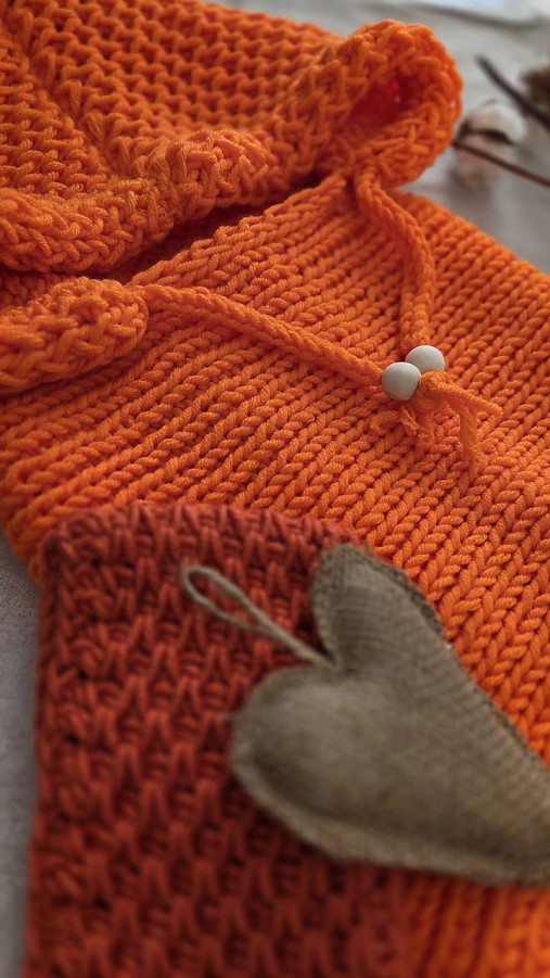 KAPUCKA oranžová kikirík