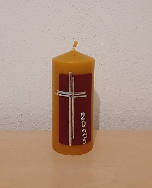 Sviečky - Hromničná sviečka hrubá liata s bordovým krížom - 18079954_
