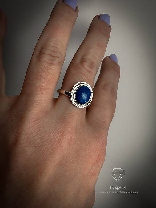 Strieborný 925/1000 prsteň s azuritom