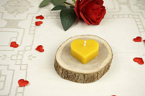 Valentínska darčeková sada "Šťastie v láske" - Srdiečkové sviečky z včelieho vosku (4 ks)