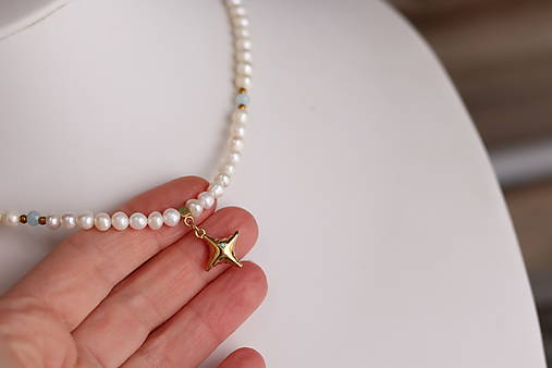 Perlový náhrdelník s akvamarínom
