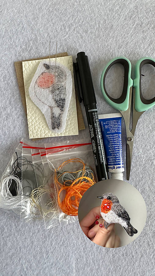 Kurzy - DIY sada brošňa červenka - 18081001_