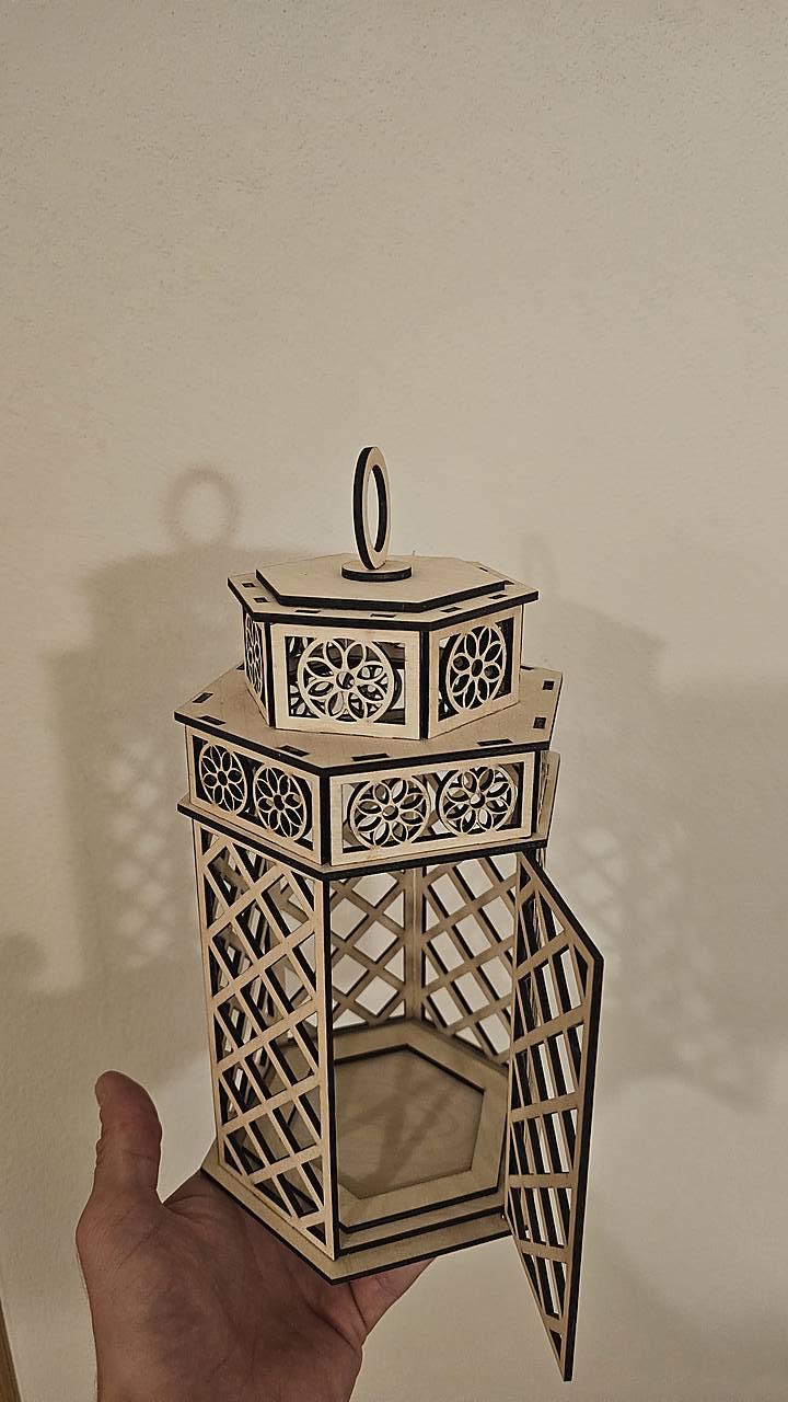 Drevený lampáš