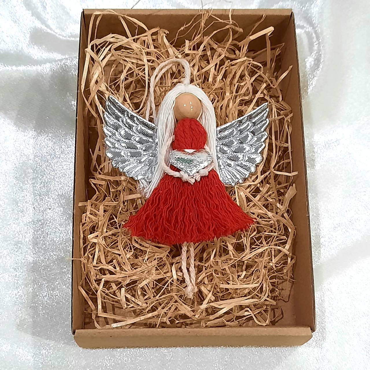 Macramé anjelik  (červená/strieborná)