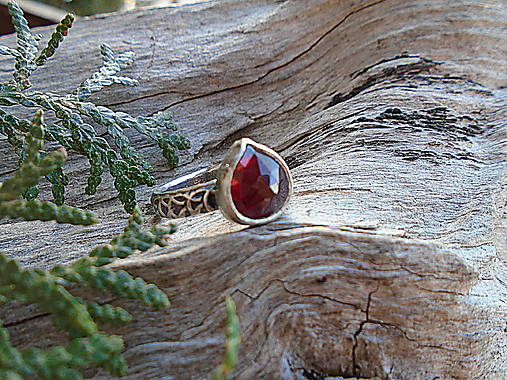 Strieborny prsteň Ag 925 Granát