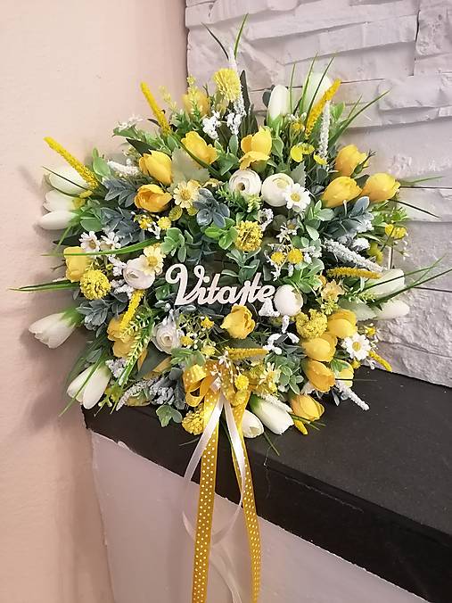 Dekorácie - Jarný veniec s krokusmi a nápisom 30cm - 18085829_