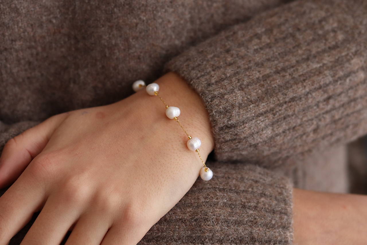 Perlový náramok