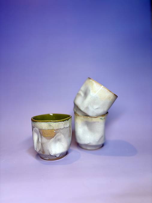 Asymetrický hrnček na kávu Frost Green