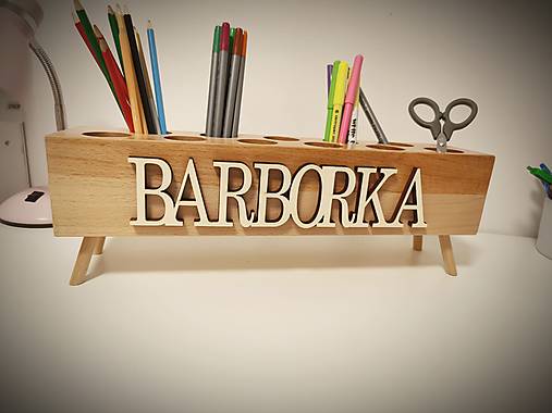 Úložné priestory & Organizácia - Drevený stojan na ceruzky s menom - 18088006_