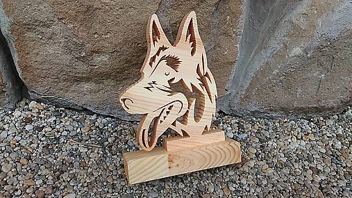 Dekorácie - Zľava - Pôvodná cena 20 € - Drevená dekorácia - nemecký ovčiak, vlčiak - 18087679_