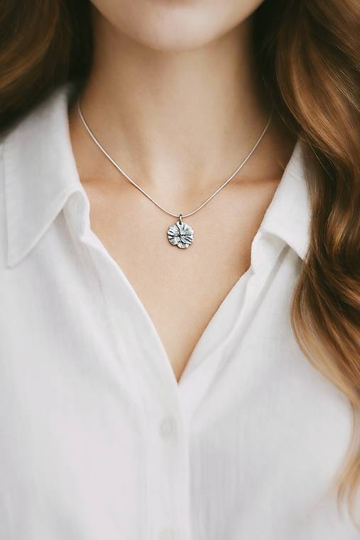 Strieborný náhrdelník Divoký kvet