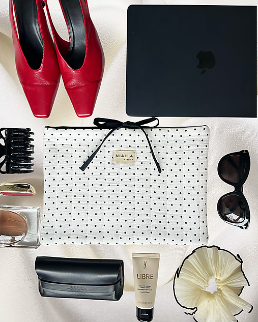 Na notebook - Prešívaný obal na notebook Bodka - 18089933_