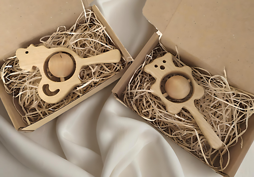 Hračky - Hryzátko-hrkálka s rúčkou - 18090905_