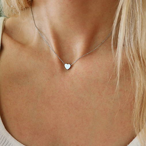 Náhrdelníky - Strieborný náhrdelník so srdiečkom - 18094780_