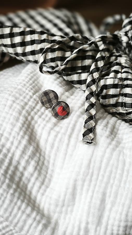 Náušnice - Ľanové káro - náušnice srdiečka - 18096455_