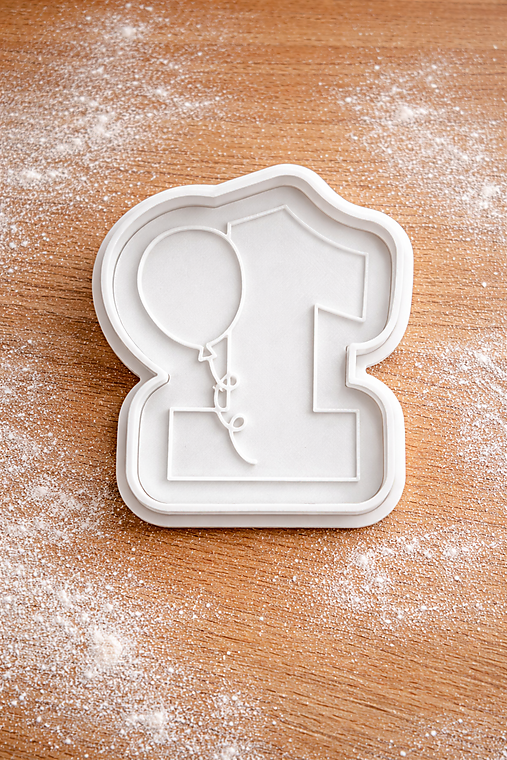 Príbory, varešky, pomôcky - Vykrajovátko na "1 rok" - 18097888_