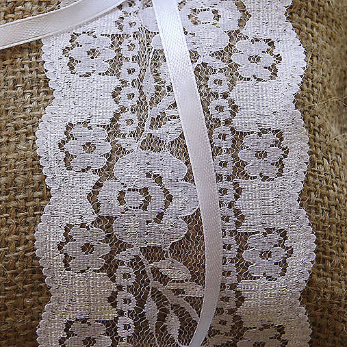 Jutový vankúšik pod krížik