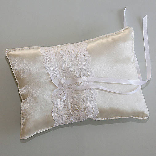 Smotanový vankúšik pod krížik