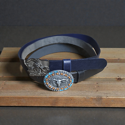 Kožený opasok s vymenitelnou prackou.