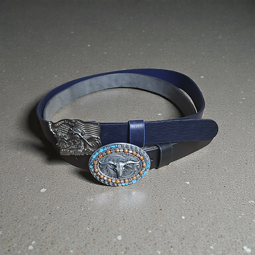 Kožený opasok s vymenitelnou prackou.