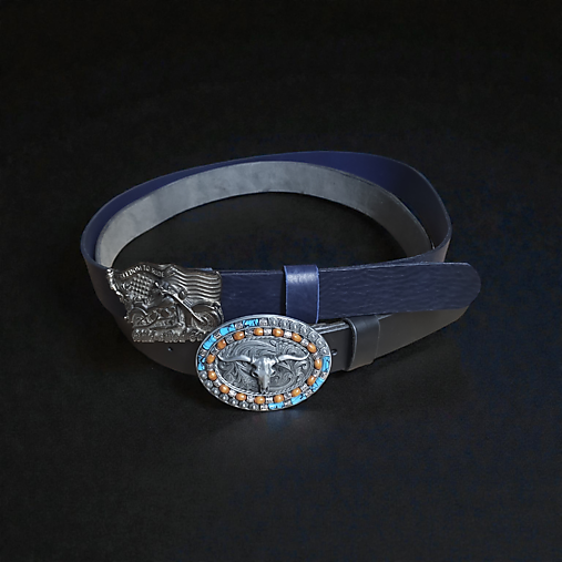 Kožený opasok s vymenitelnou prackou.