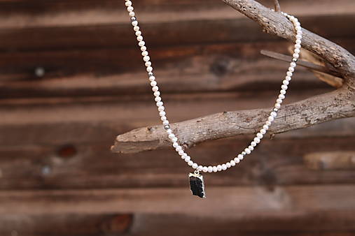 Pánsky perlový náhrdelník s turmalínom