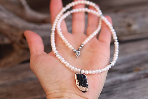 Pánsky perlový náhrdelník s turmalínom