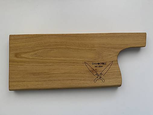 Drevená doska na krájanie z agátu alebo dubu s rúčkou + personalizácia pomocou kremnickej mince, poprípade gravírovanie