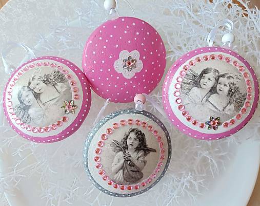 Dekorácie - Ružové medailóniky s vianočnými  anjelikmi - 18099292_